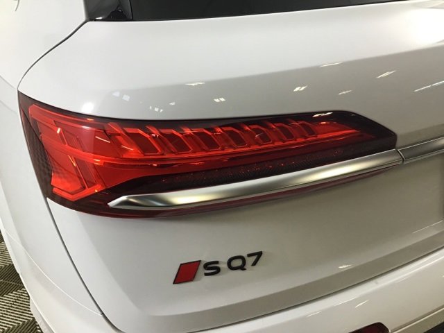 Used 2025 Audi SQ7 Premium Plus image 24