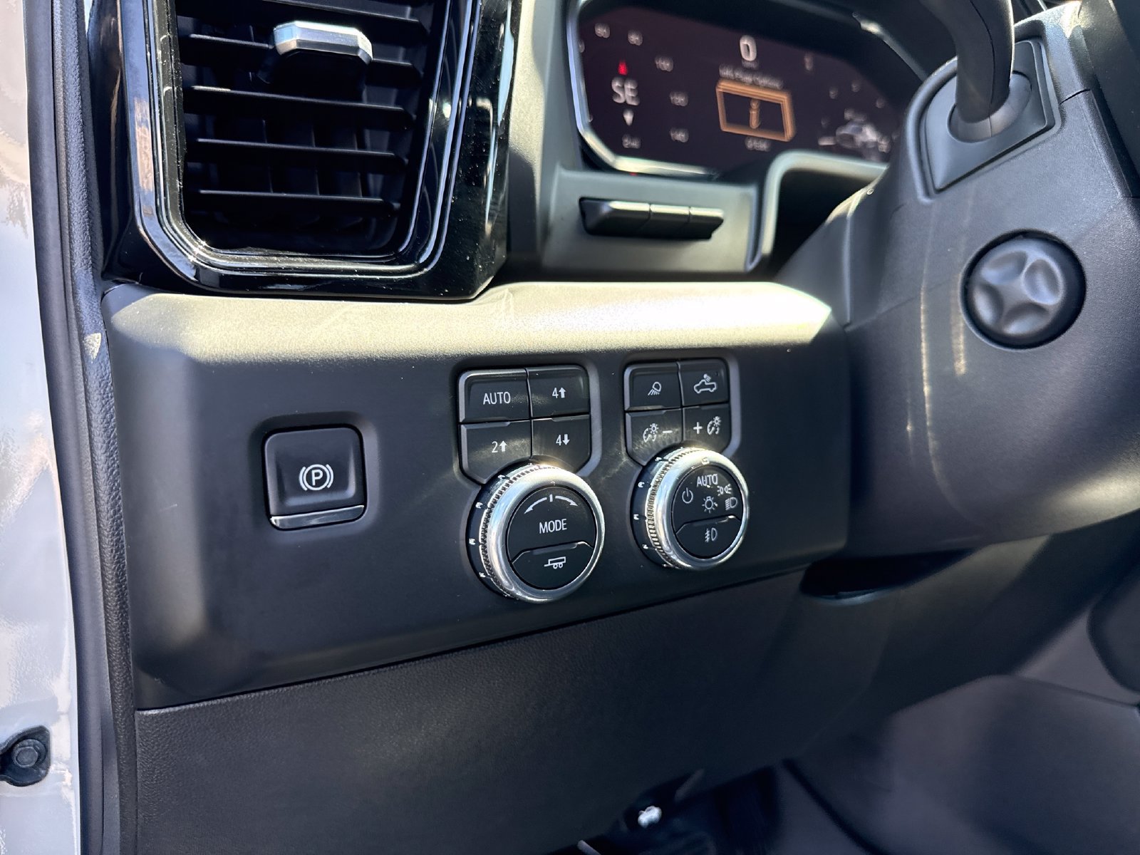 New 2026 GMC Sierra 1500 AT4X w/ LPO, Black Badging Package AWD/4WD image 45