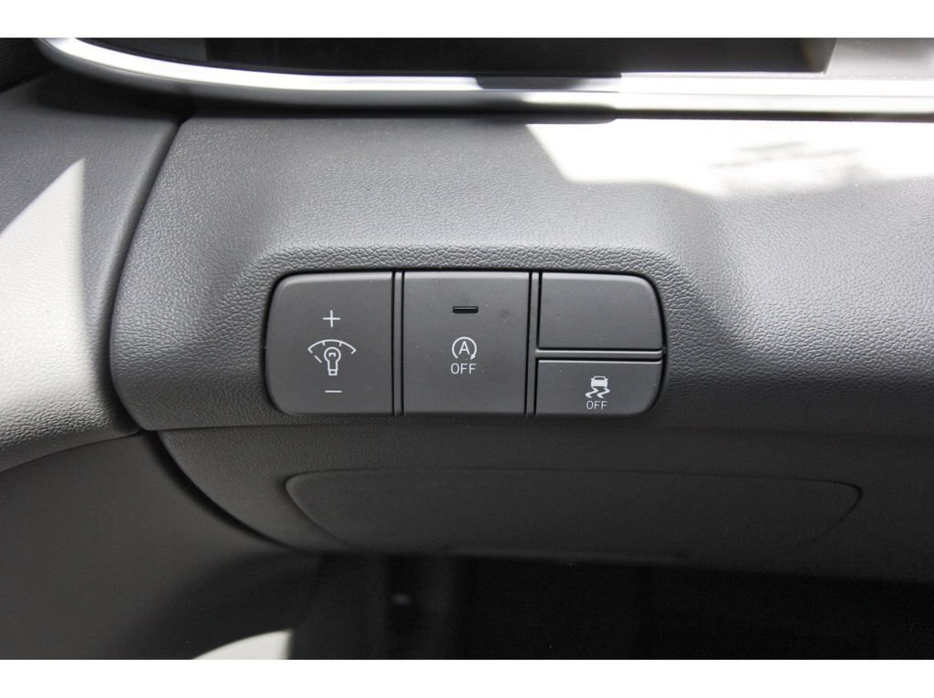 Used 2025 Hyundai Elantra SE FWD image 22