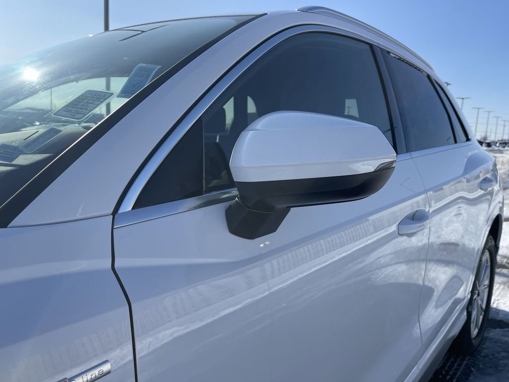 Used 2025 Audi Q3 2.0T Premium image 11