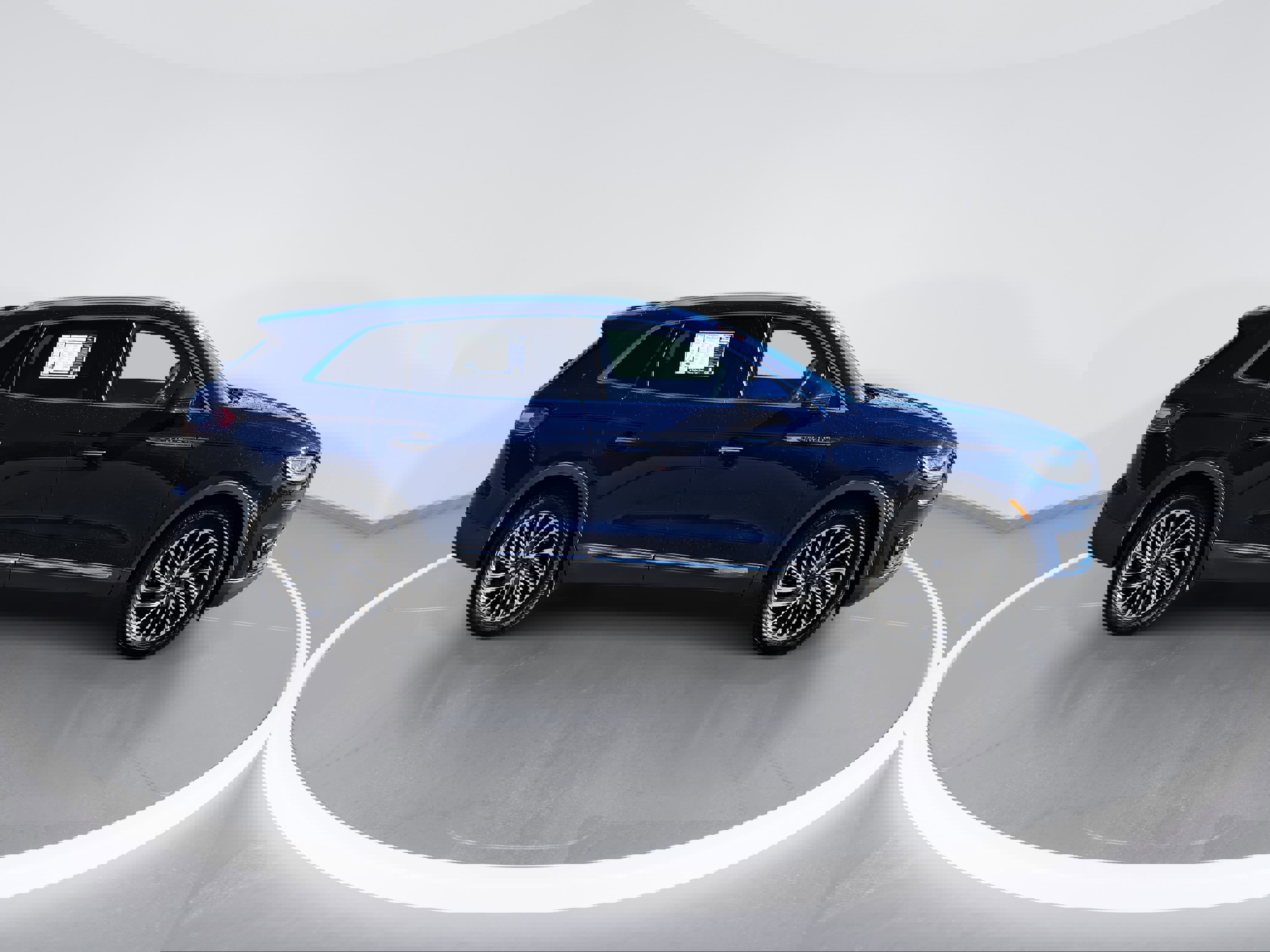 Used 2020 Lincoln Nautilus Reserve w/ Equipment Group 201A image 2