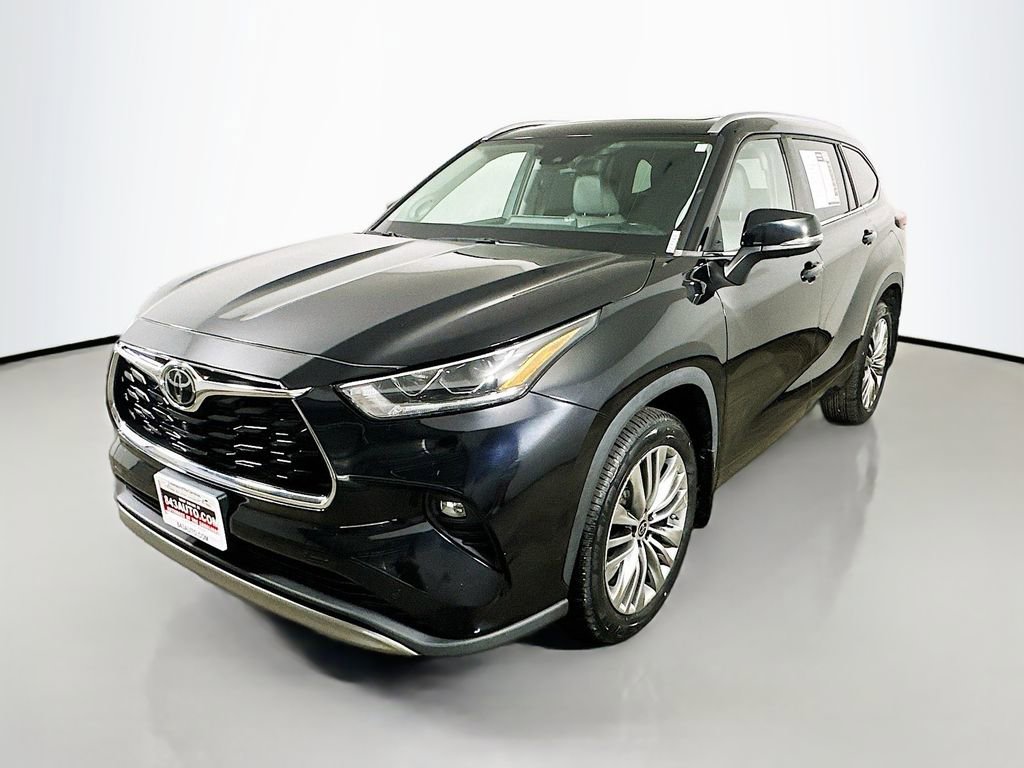 Used 2022 Toyota Highlander Platinum video 3