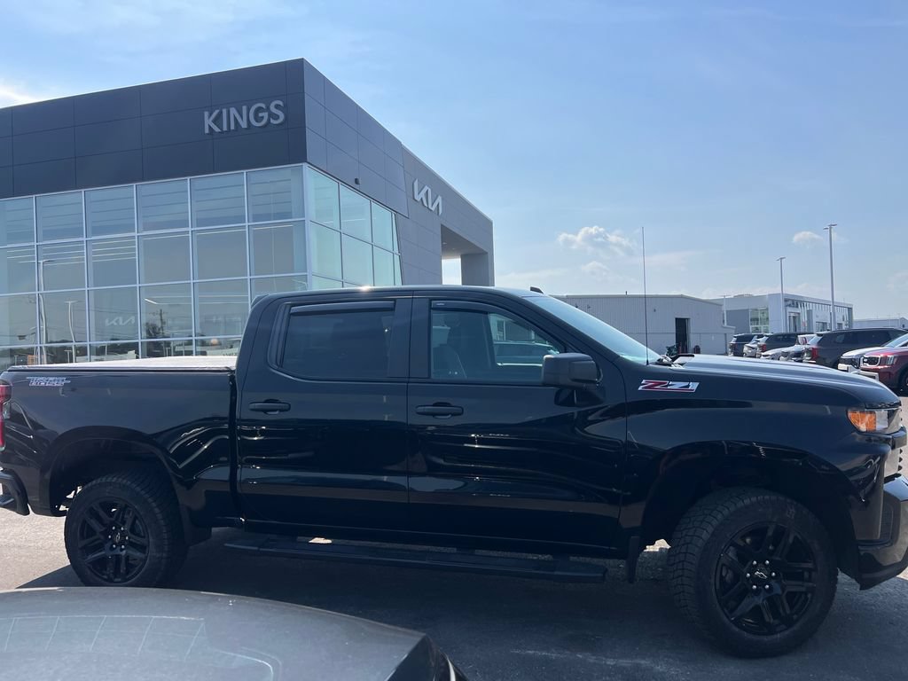 Used 2021 Chevrolet Silverado 1500 Custom Trail Boss w/ Midnight Edition AWD/4WD image 2