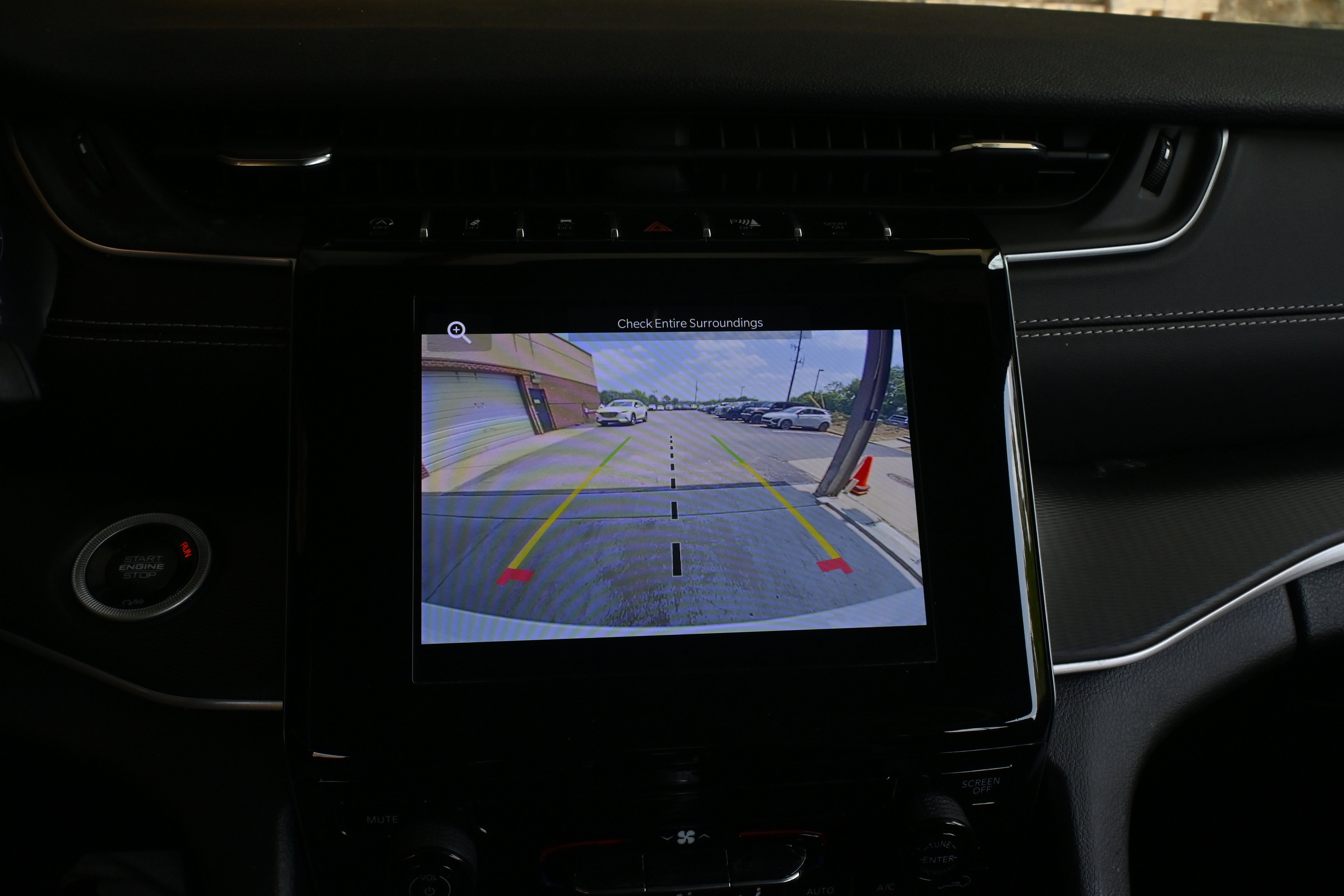 Used 2024 Jeep Grand Cherokee Laredo w/ MOPAR Finishing Package image 26