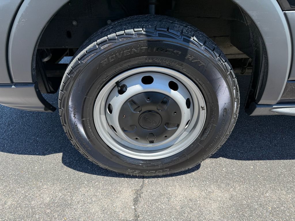 Used 2018 Ford Transit 250 130 Low Roof RWD image 34