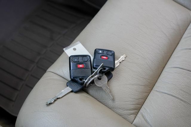 Used 2001 Ford F350 Lariat image 49