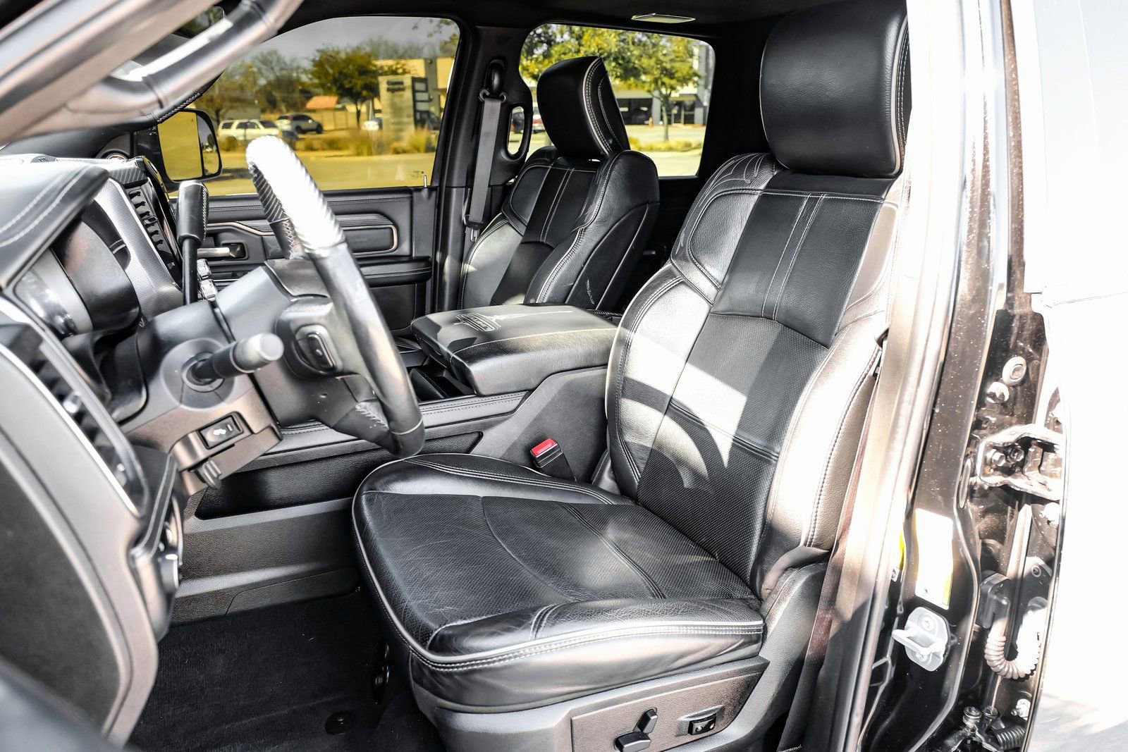 Used 2019 RAM 3500 Limited image 30