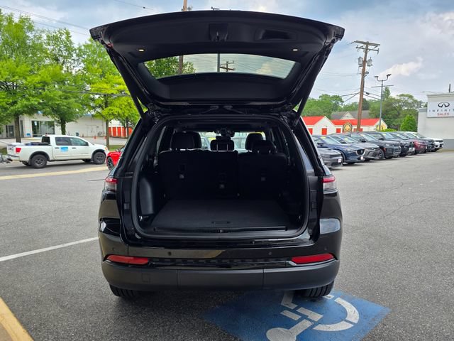 Used 2023 Jeep Grand Cherokee Altitude AWD/4WD image 36