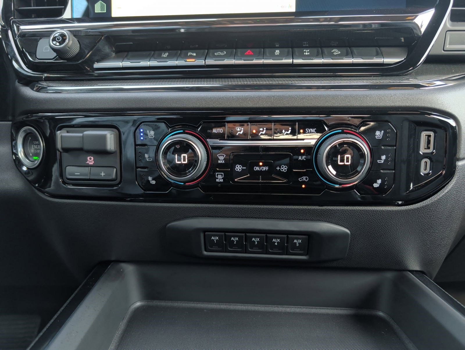 Used 2025 Chevrolet Silverado 2500 ZR2 w/ Technology Package image 18