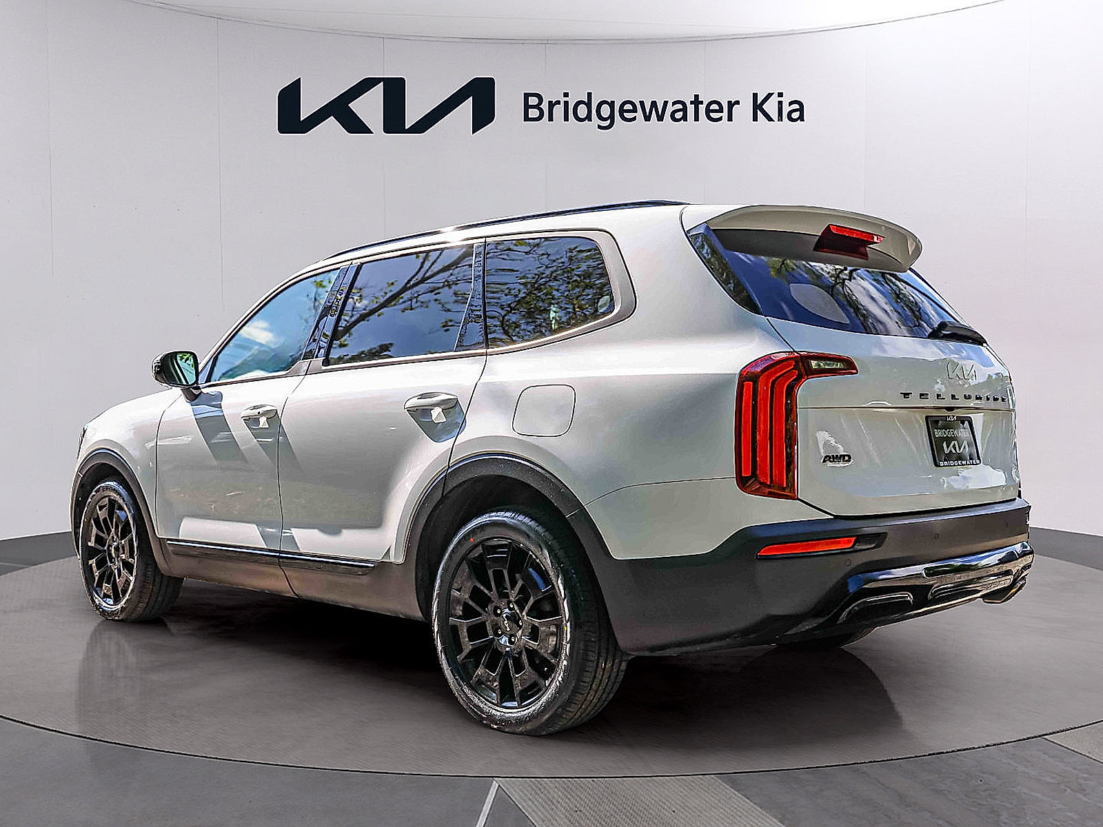 Certified 2022 Kia Telluride SX w/ Nightfall Edition Package AWD/4WD image 4