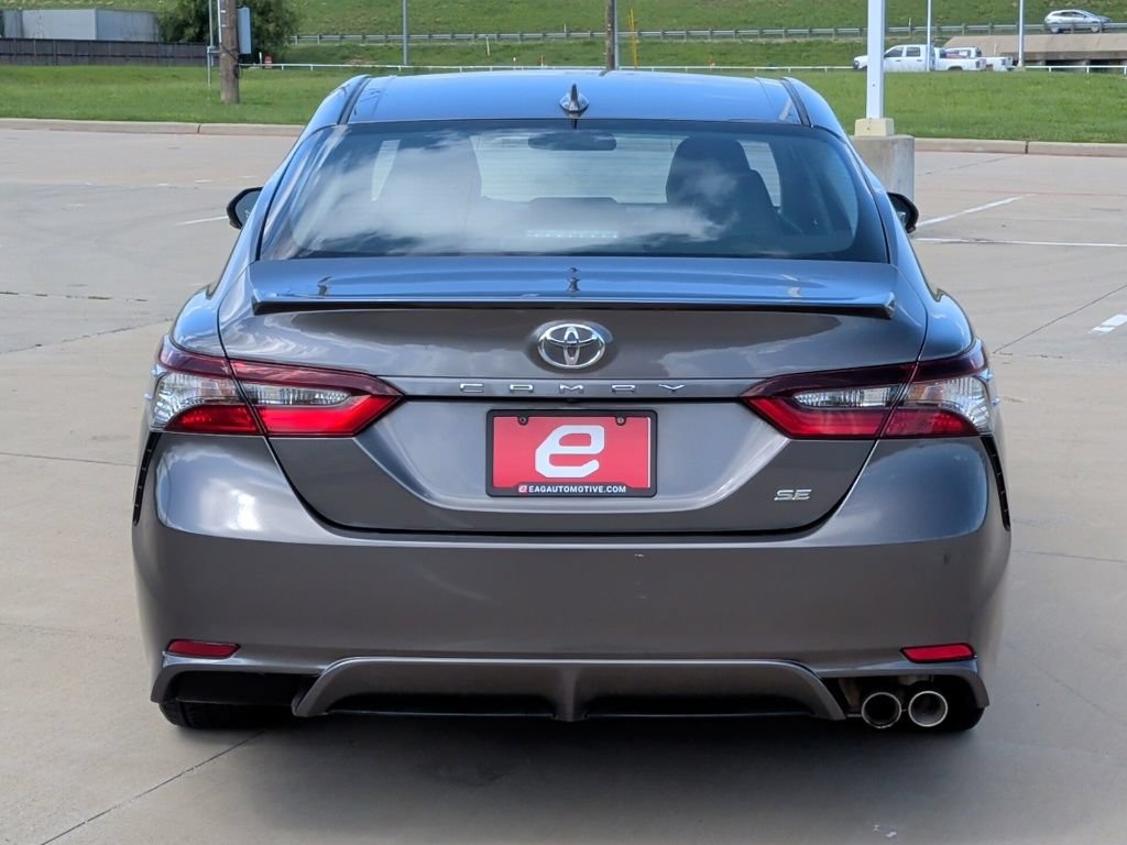 Used 2022 Toyota Camry SE FWD image 7