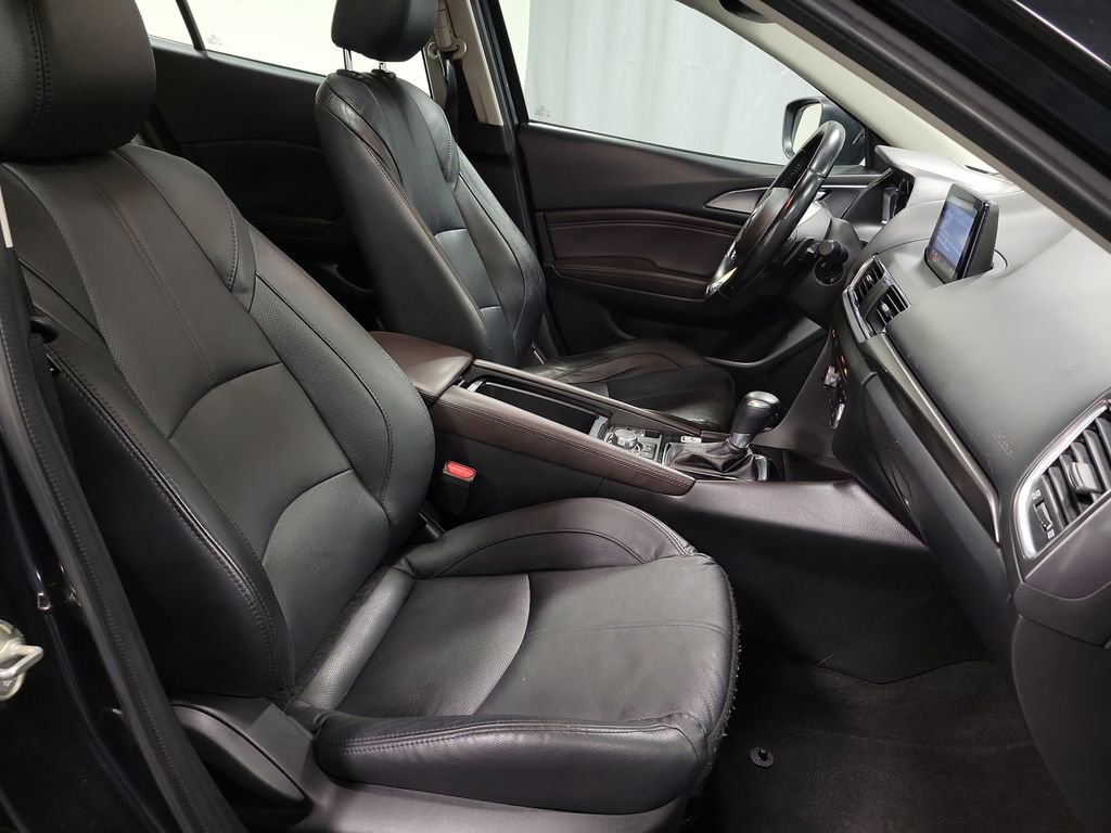Used 2018 MAZDA MAZDA3 Grand Touring w/ Premium Equipment Package image 28
