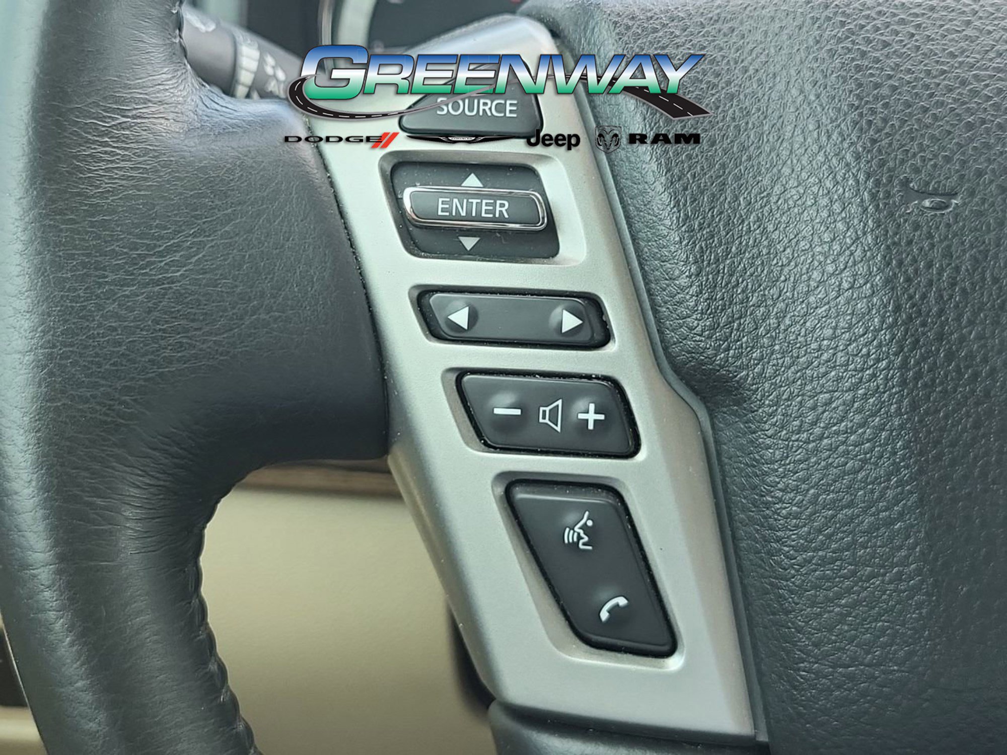 Used 2019 Nissan Titan SL w/ Chrome Package RWD image 23