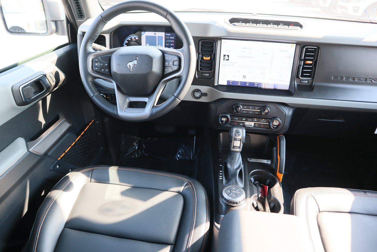 New 2023 Ford Bronco Badlands w/ Sasquatch Package AWD/4WD image 29