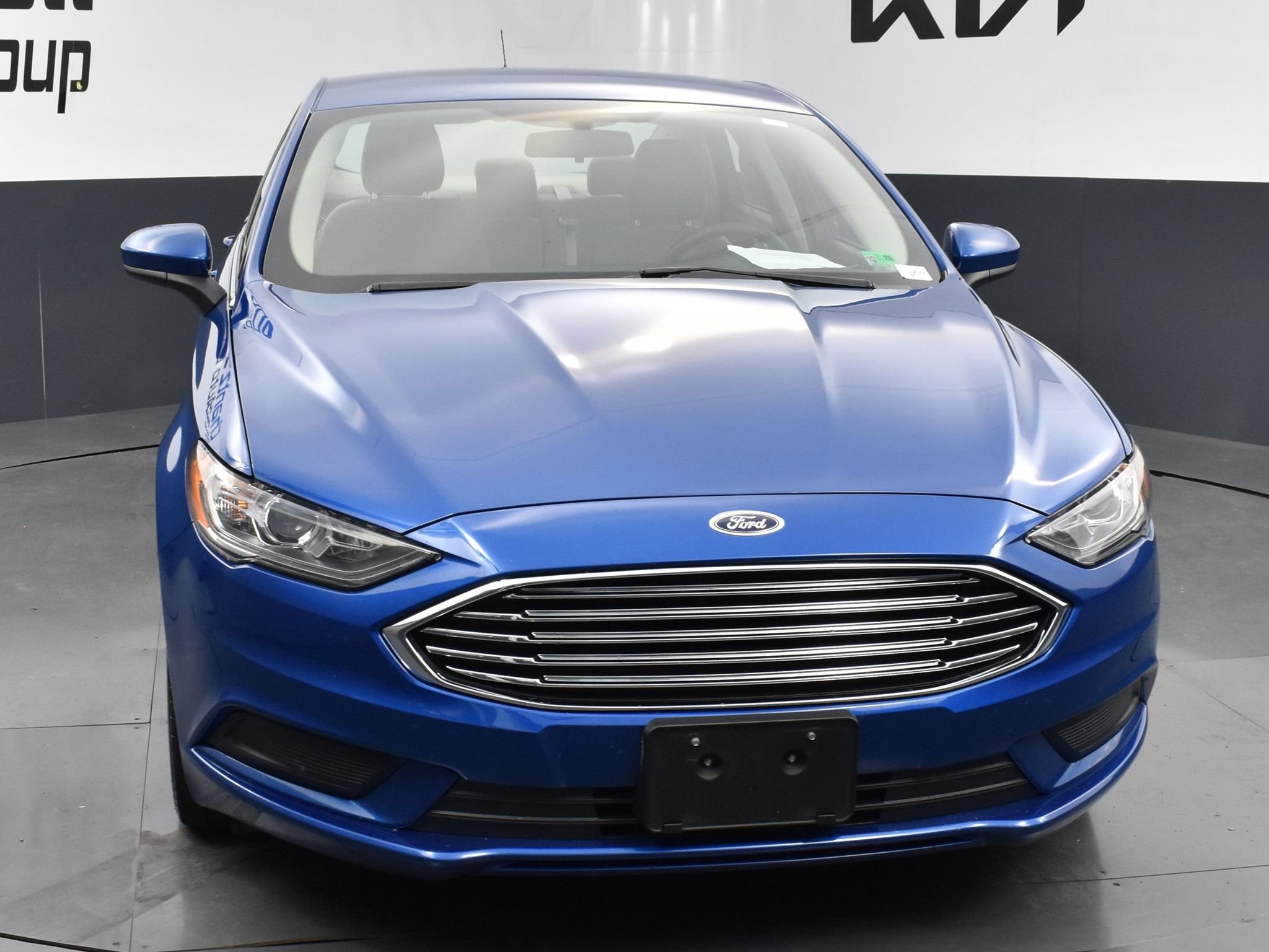 Used 2017 Ford Fusion SE w/ Fusion SE Technology Package FWD image 8
