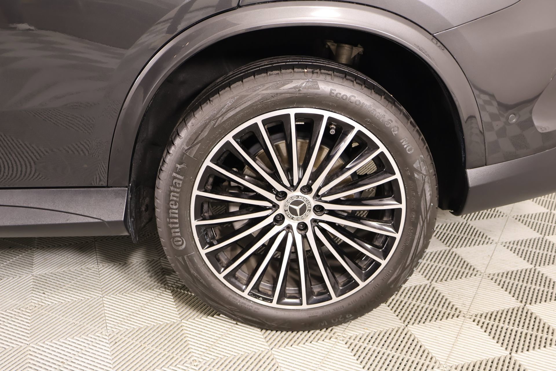 Used 2024 Mercedes-Benz GLC 300 4MATIC image 18