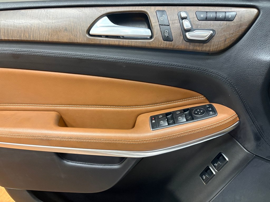 Used 2017 Mercedes-Benz GLS 550 4MATIC image 20