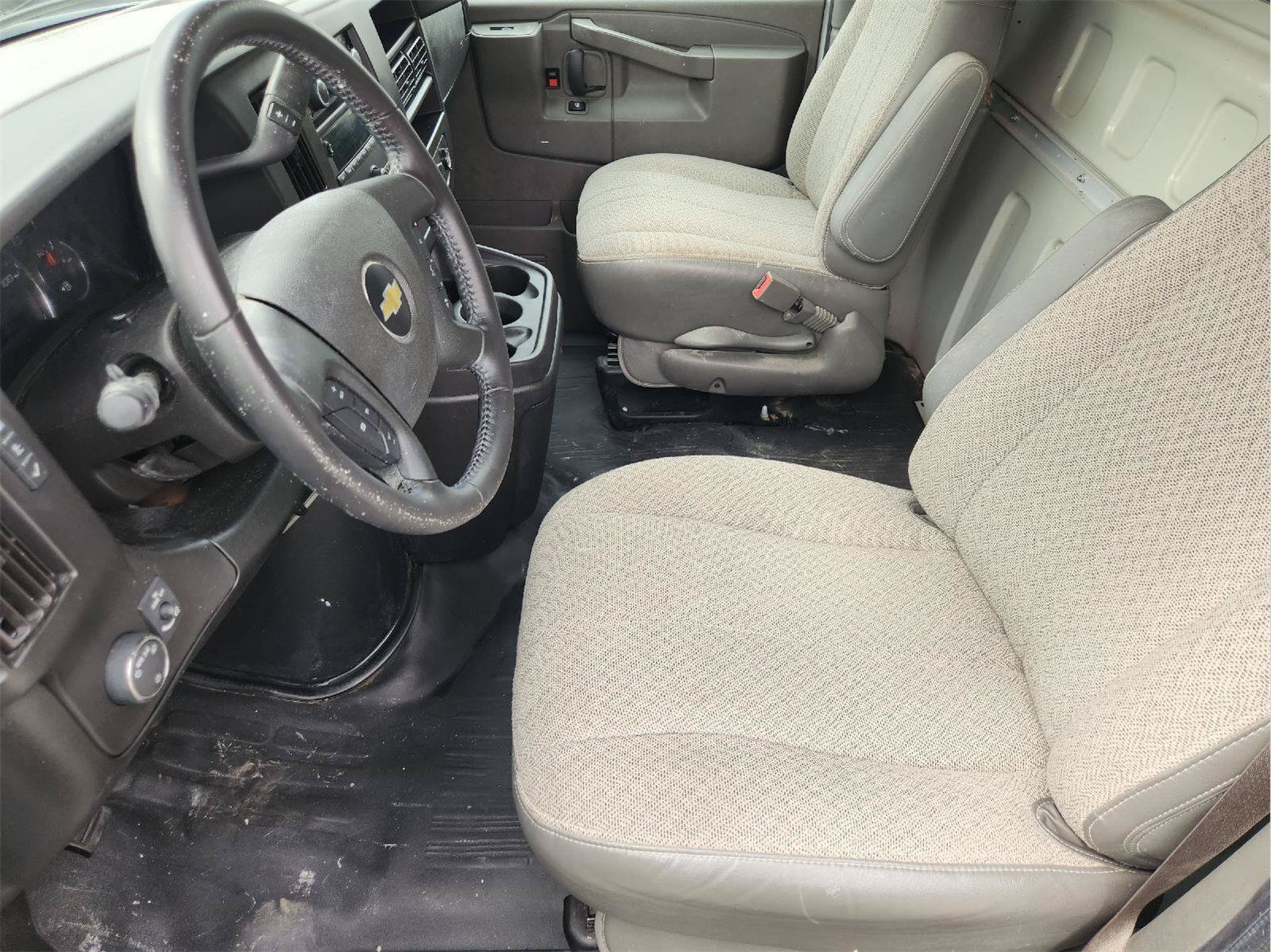 Used 2022 Chevrolet Express 2500 w/ Driver Convenience Package RWD image 13