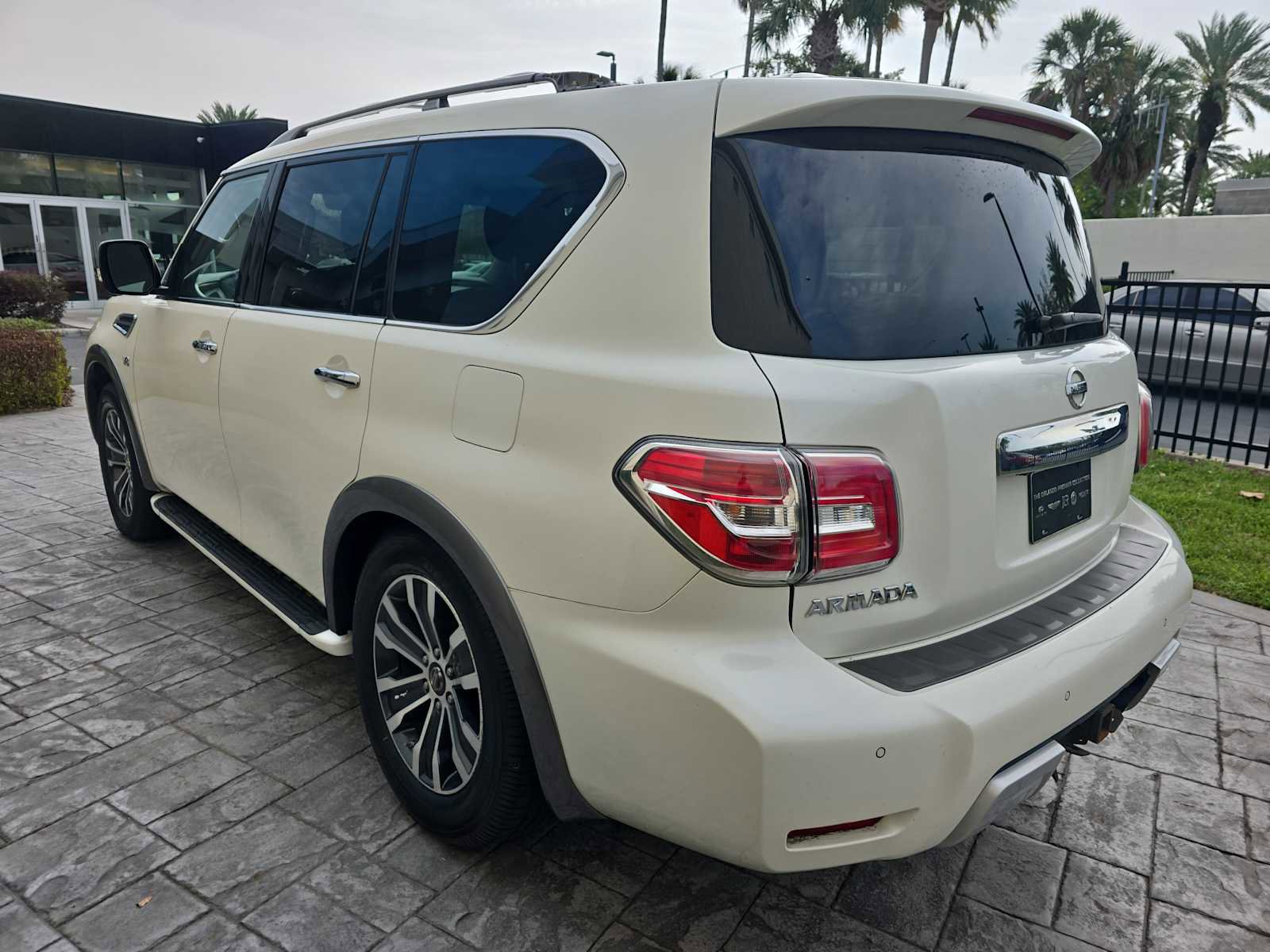 Used 2018 Nissan Armada SL w/ Premium Package image 8