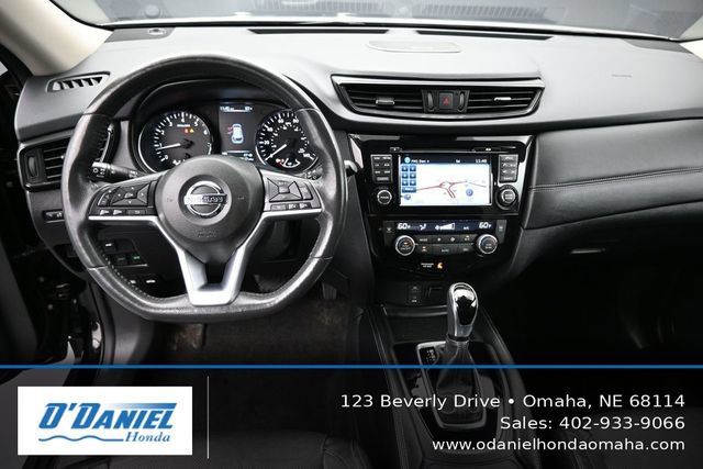 Used 2017 Nissan Rogue SL w/ SL Premium Package AWD/4WD image 26