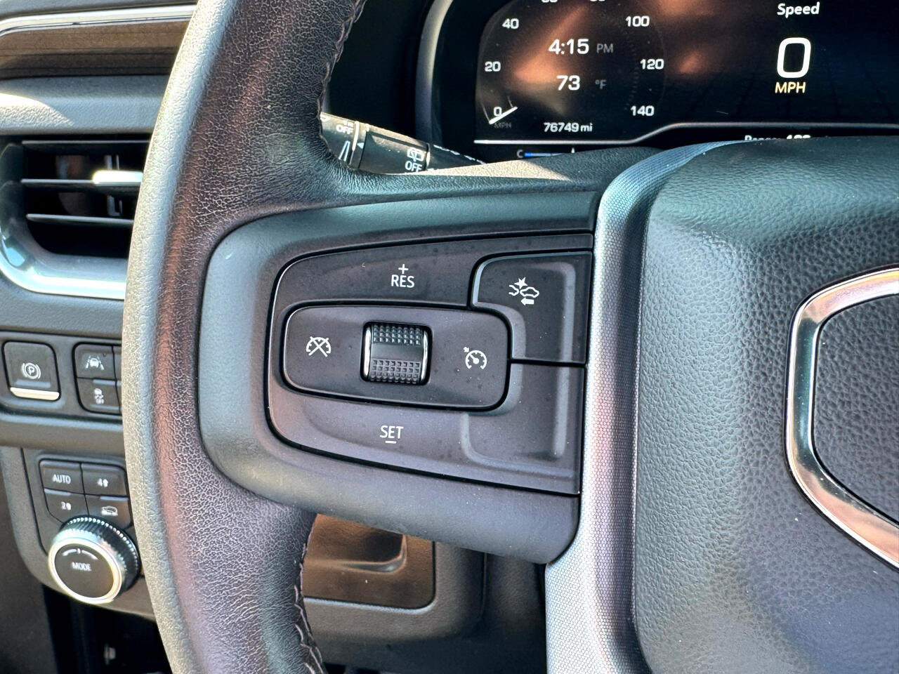 Used 2022 GMC Yukon SLE image 27