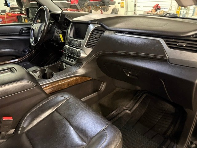 Used 2017 Chevrolet Suburban LT AWD/4WD image 8