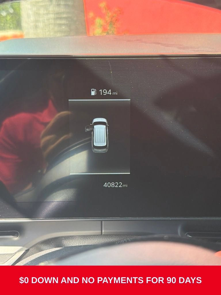 Used 2025 Kia Carnival FWD image 5