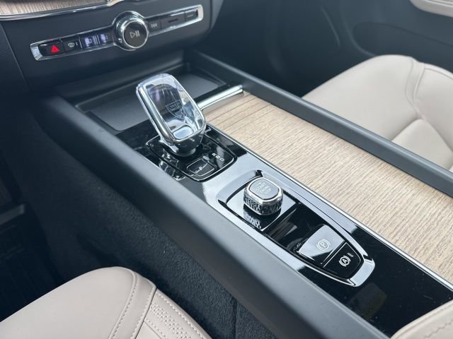 New 2026 Volvo XC60 B5 Plus w/ Protection Package Premier image 15