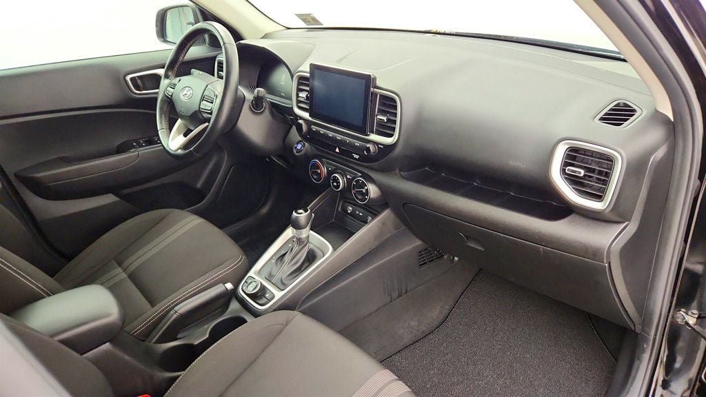 Used 2023 Hyundai Venue FWD image 24