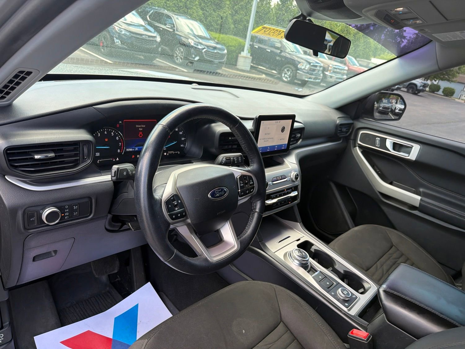 Used 2021 Ford Explorer XLT AWD/4WD image 9