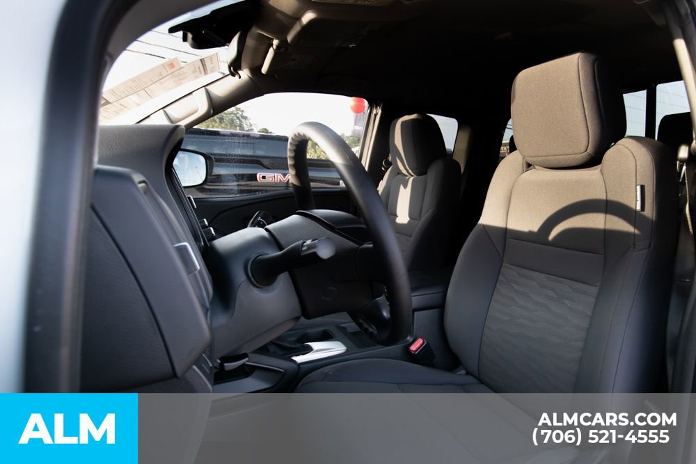 Used 2025 Nissan Frontier S w/ S Utility Package image 11