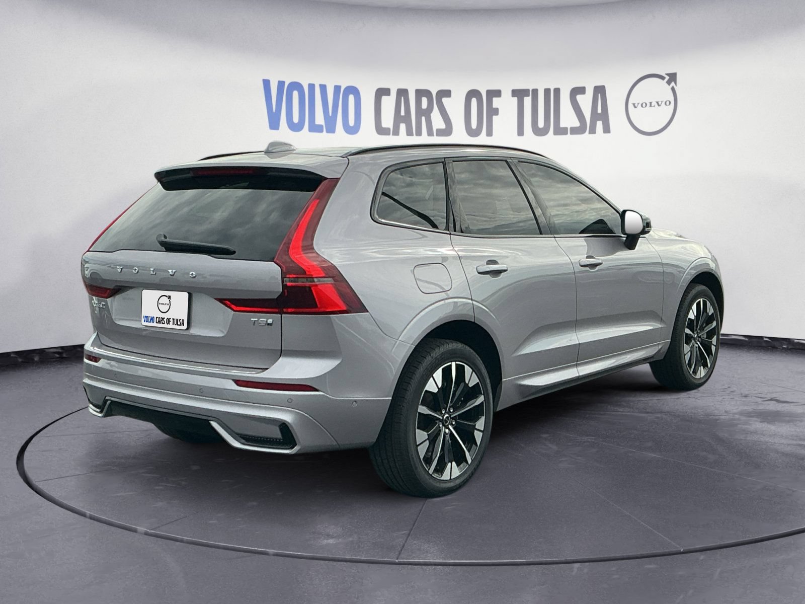 New 2026 Volvo XC60 T8 Plus w/ Protection Package Premier AWD/4WD image 5