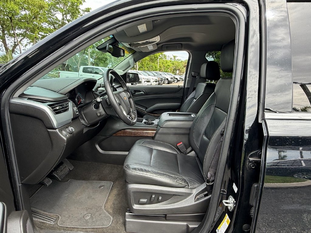Used 2017 Chevrolet Tahoe LT w/ Luxury Package RWD image 9