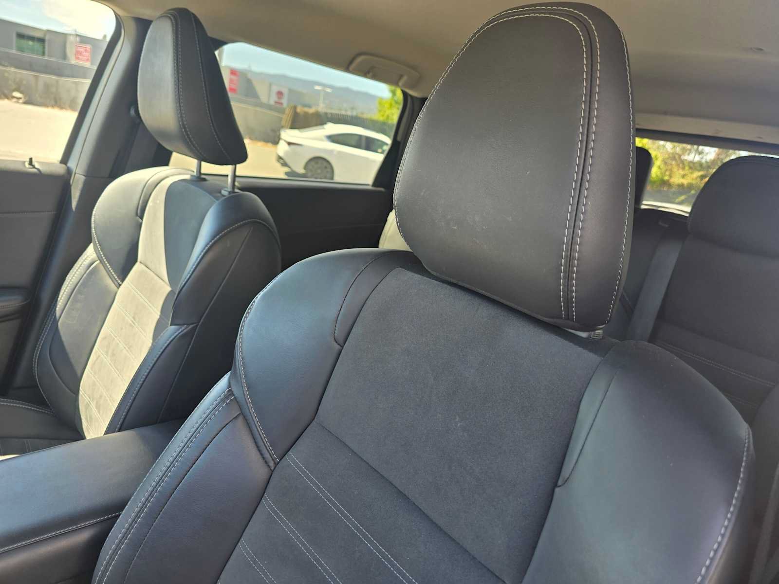 Used 2025 Mitsubishi Outlander SE AWD/4WD image 23