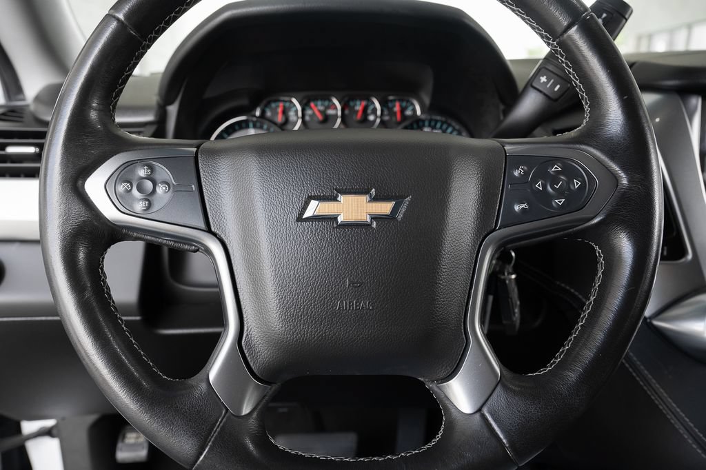 Used 2018 Chevrolet Suburban LS RWD image 22