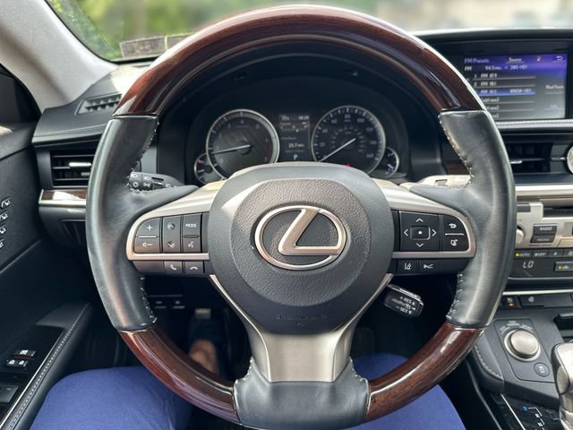 Used 2018 Lexus ES 350 w/ Navigation System Package FWD image 16