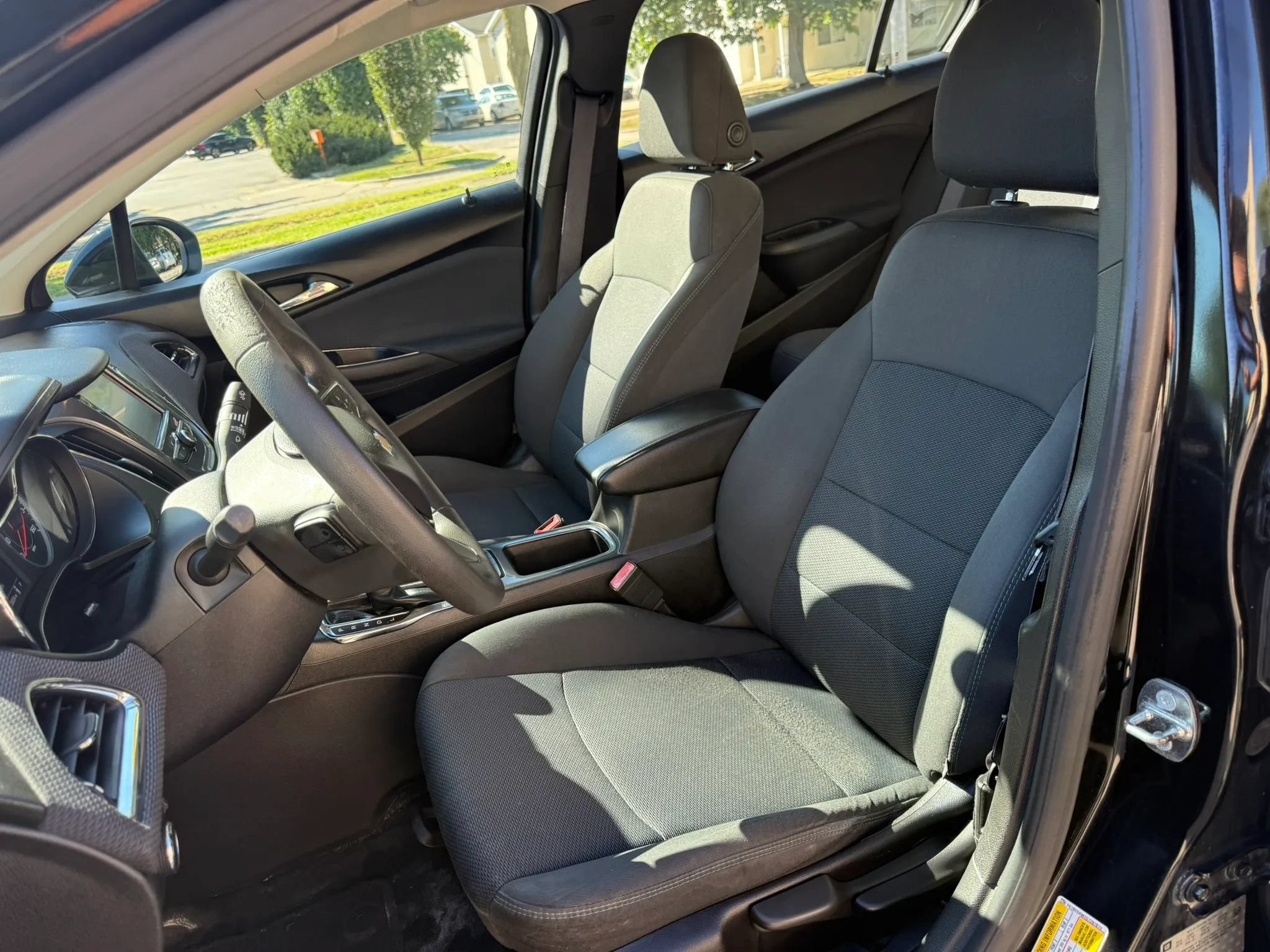 Used 2016 Chevrolet Cruze LT FWD image 11
