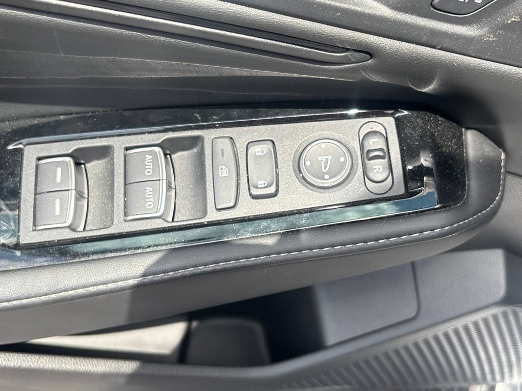 Used 2023 Honda Accord Touring image 8