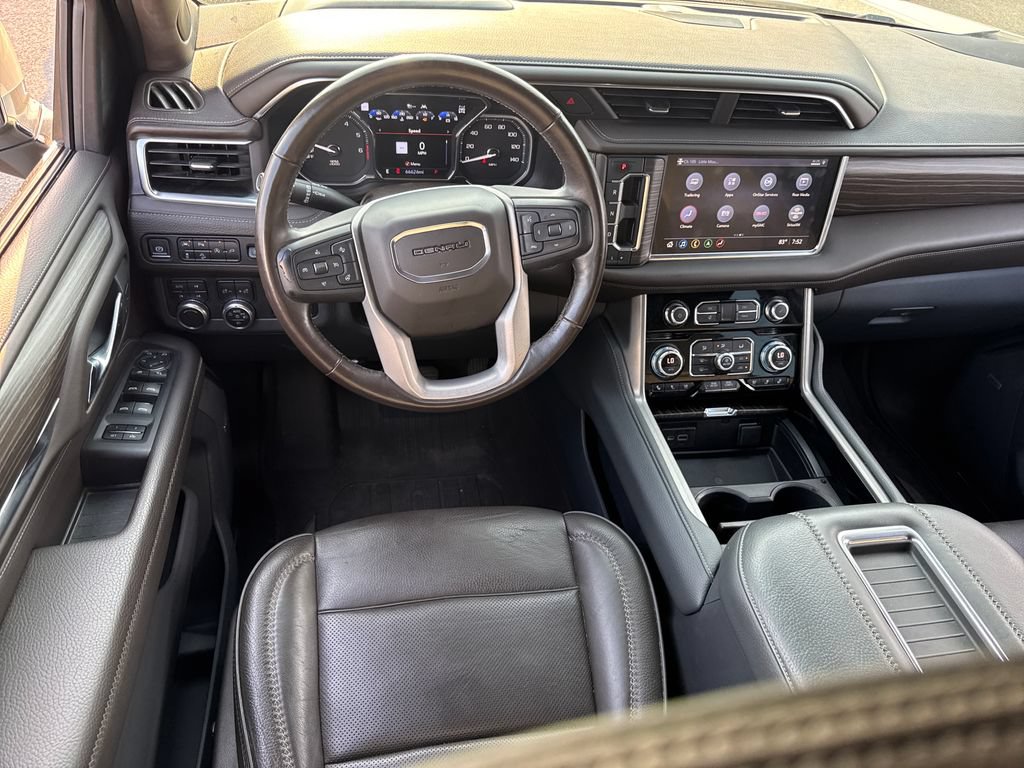 Used 2021 GMC Yukon Denali w/ Denali Premium Package AWD/4WD image 14