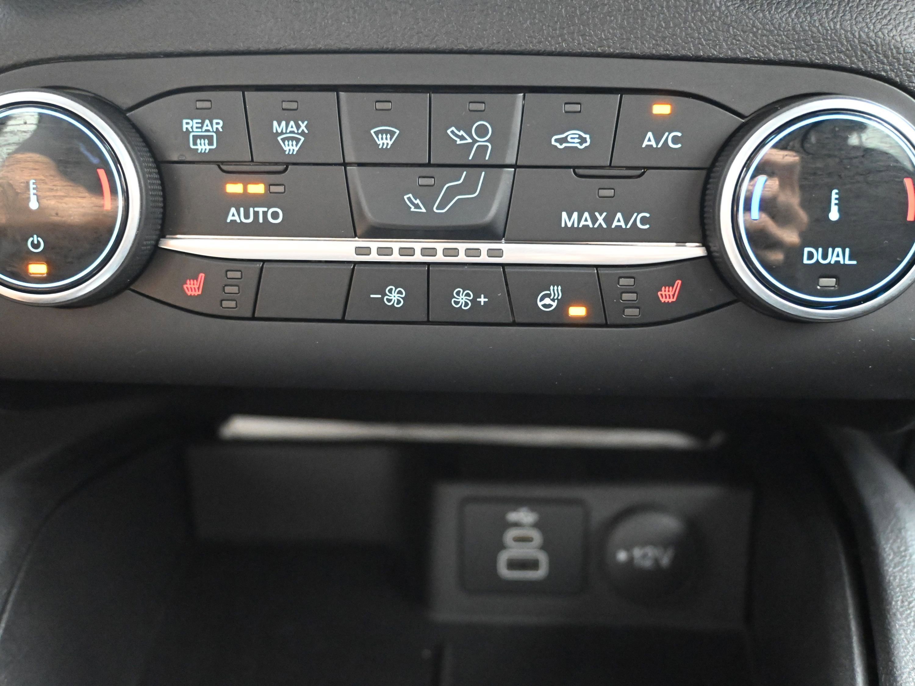 Used 2024 Ford Escape Active AWD/4WD image 17