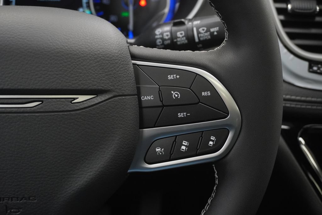 New 2027 Chrysler Pacifica Select AWD/4WD image 27