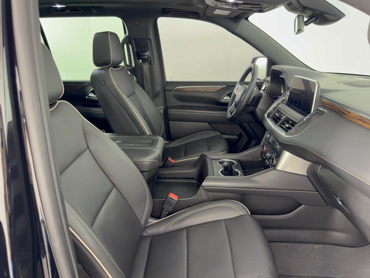 Used 2023 Chevrolet Tahoe Premier AWD/4WD image 30