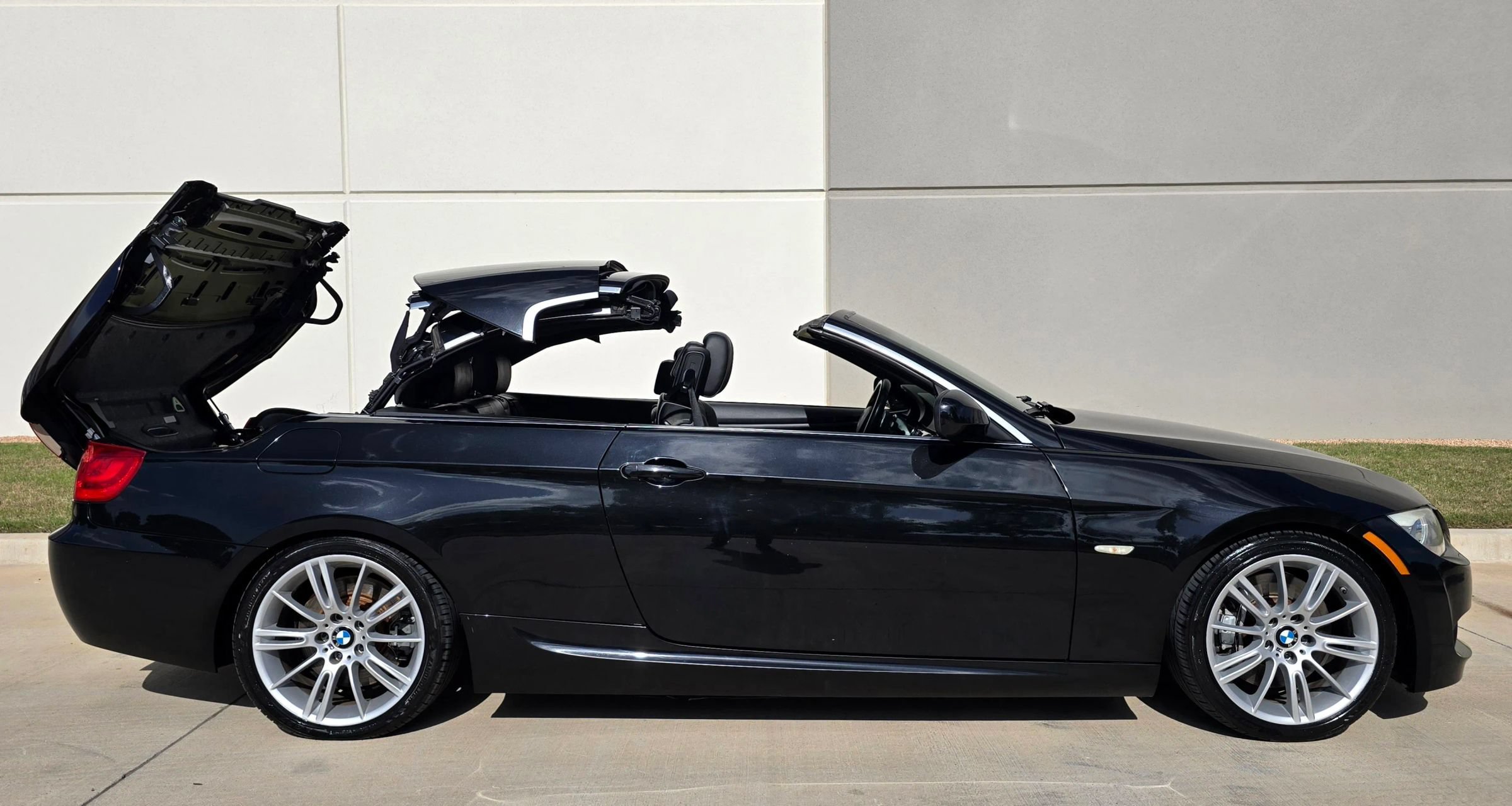 Used 2013 BMW 335i Convertible RWD image 9