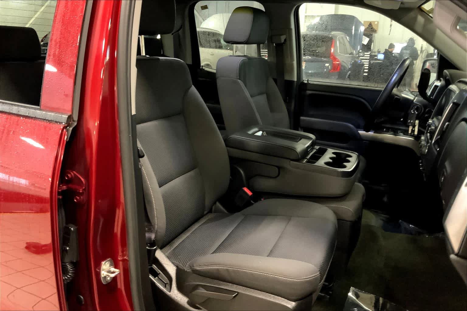 Used 2017 Chevrolet Silverado 1500 LT w/ All Star Edition AWD/4WD image 8