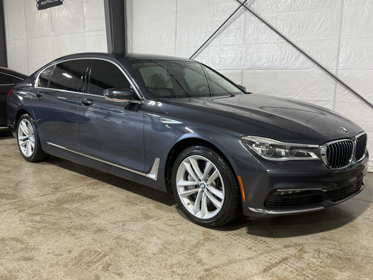 Used 2018 BMW 750i xDrive image 7