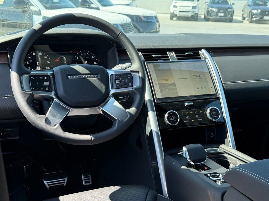 New 2025 Land Rover Discovery Dynamic SE AWD/4WD image 24