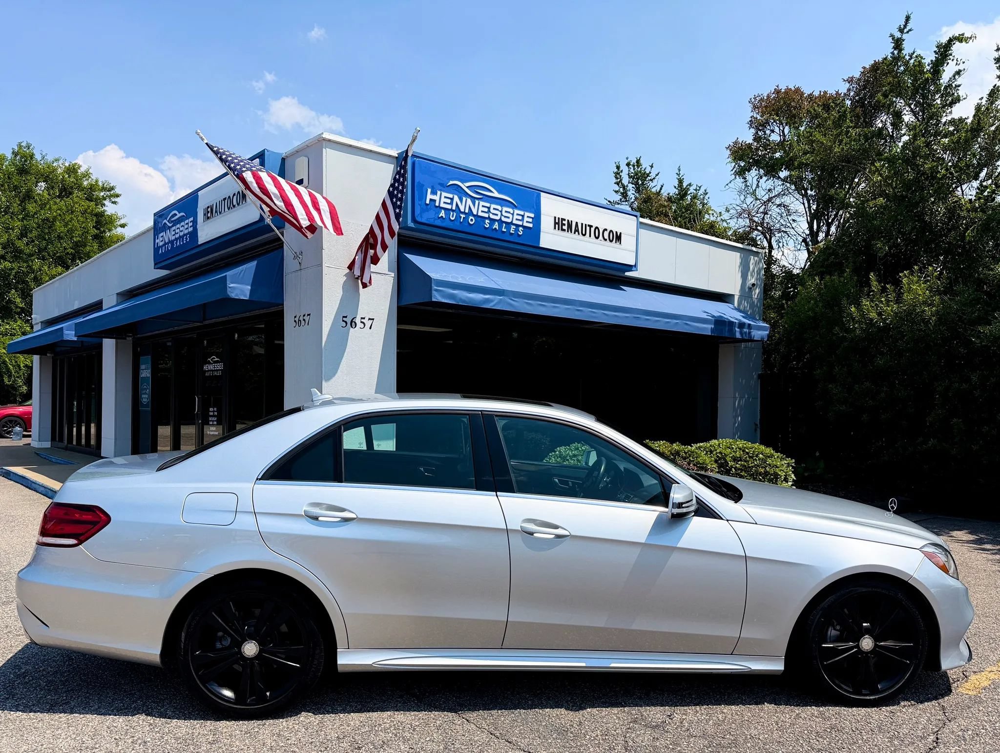 Used 2015 Mercedes-Benz E 350 4MATIC Sedan w/ Premium 1 Package image 17