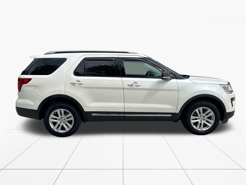 Used 2019 Ford Explorer XLT w/ Equipment Group 201A AWD/4WD image 9