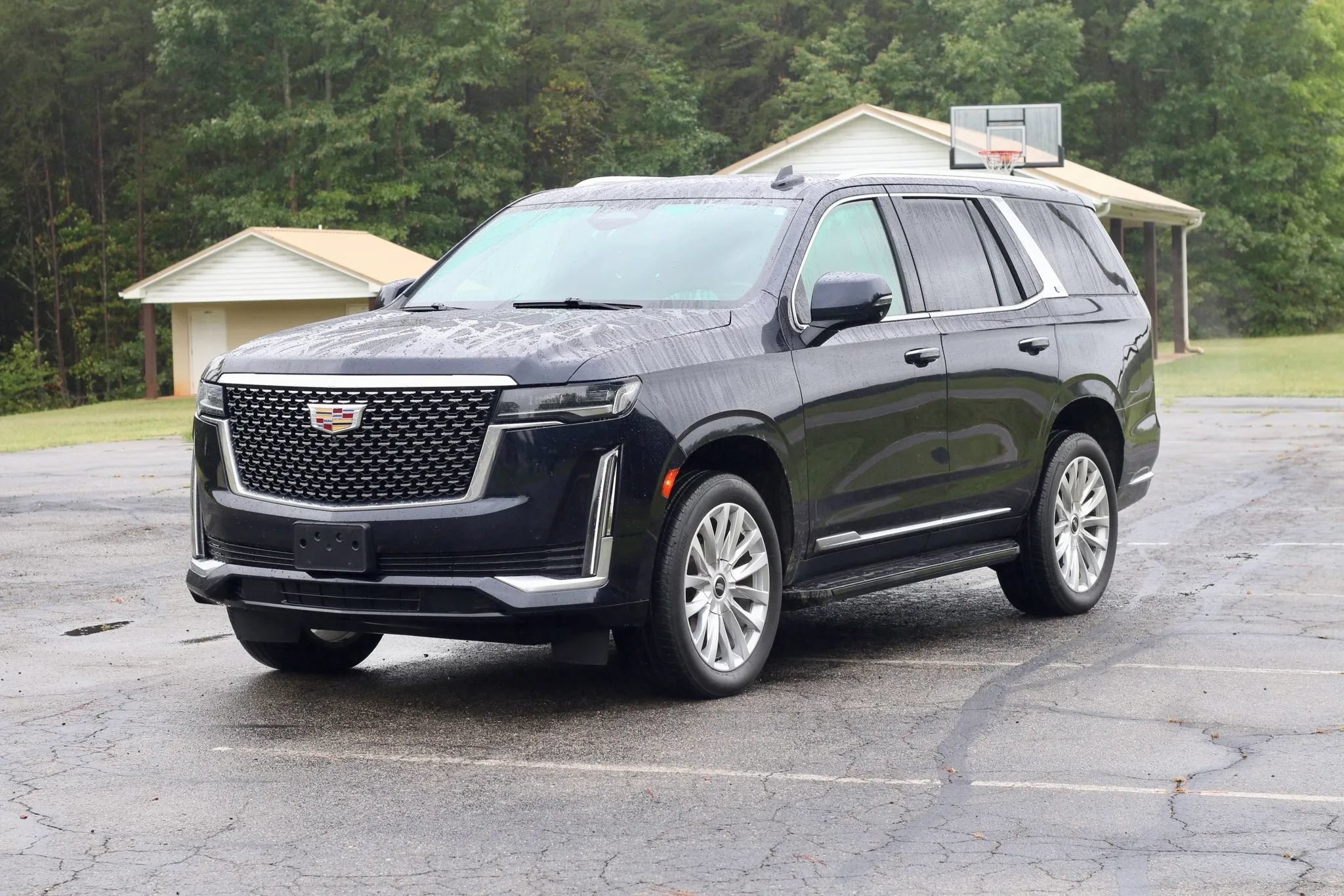 Used 2021 Cadillac Escalade Luxury AWD/4WD image 2