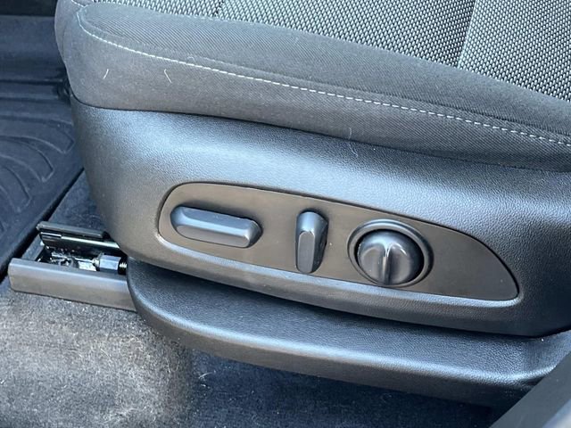 Used 2023 Chevrolet Traverse LT w/ Midnight/Sport Edition image 27